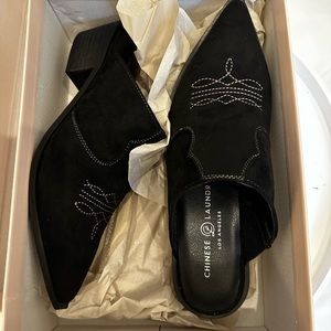 NEW in box never worn western black mikes size 7